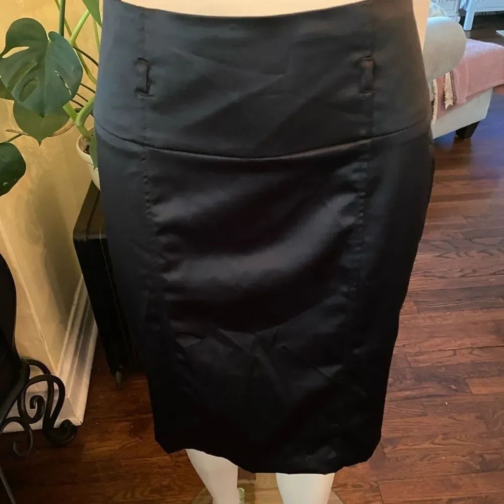 #OfficeSiren 💃 Heart & Soul Ruffle Back *Satin* Feel Skirt Sz 9 EUC - Picture 2 of 8